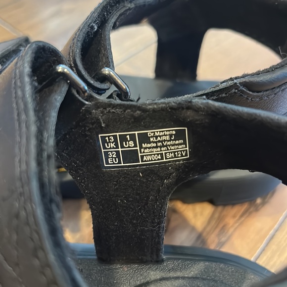 Dr Martens Black Klaire J sandals size 1 - Picture 4 of 5
